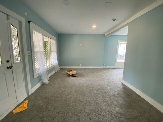 Building Photo - 1410 Bellows St