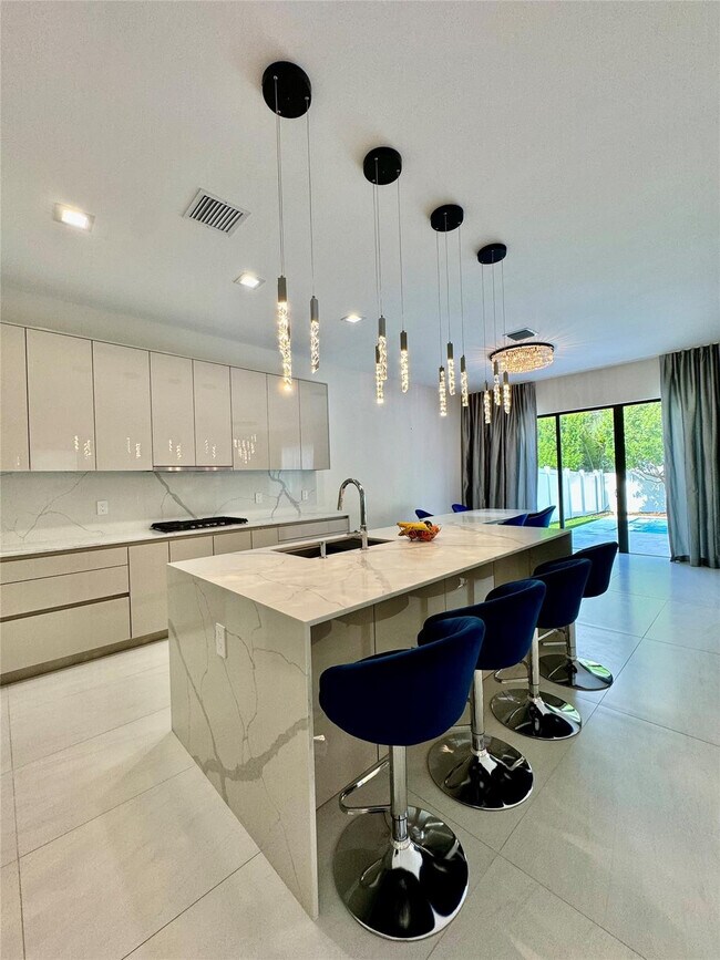 Foto del edificio - 4915 Whispering Way