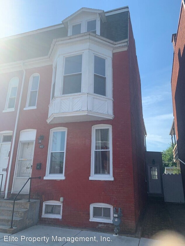 5 br, 1 bath House 802 W Poplar St House for Rent in York, PA