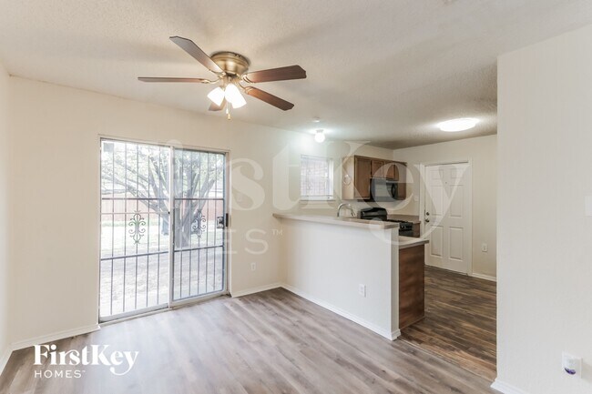 Building Photo - 10219 Glen Vista Dr