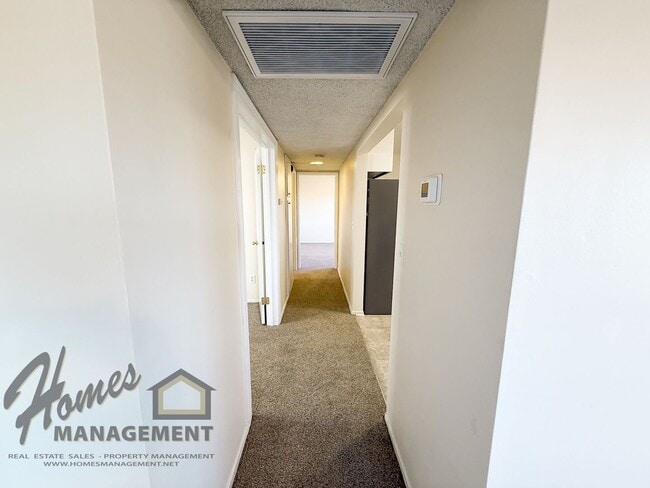 Foto del edificio - Homes Management - 2 Bed, 1.5 Bath Duplex ...