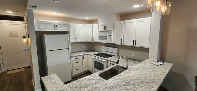 Foto del edificio - YEAR ROUND Chelan Resort Suites 2 Bedroom/...