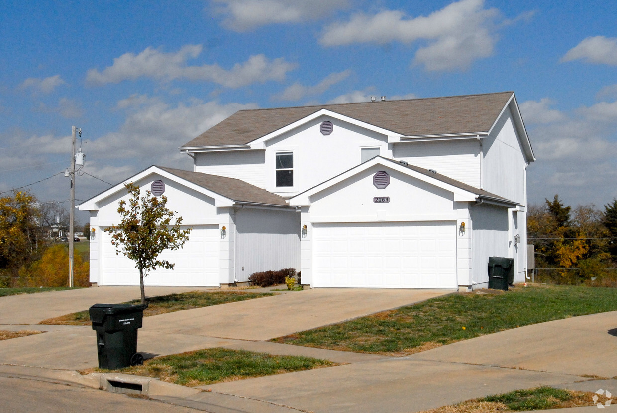 Primary Photo - West Indian Hills Townhomes