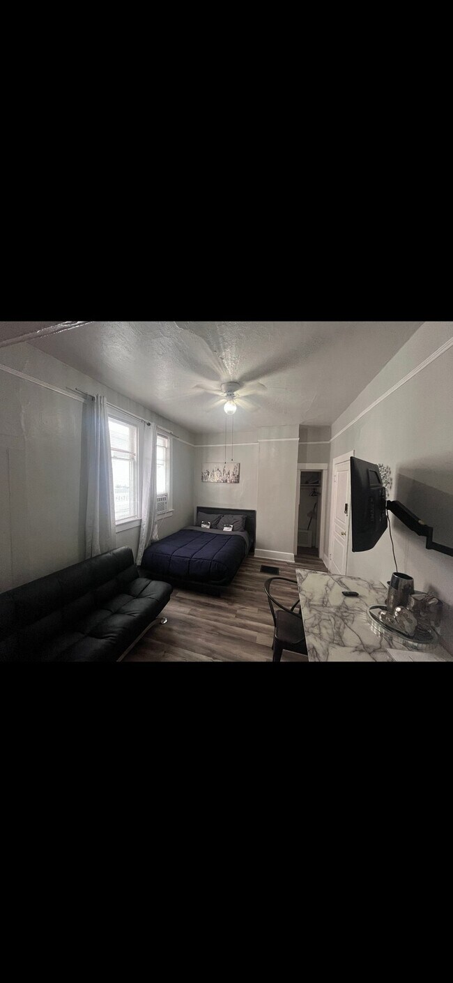 Foto del edificio - 608 N Nevada Ave
