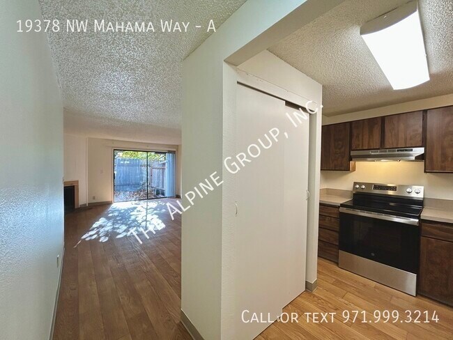 Foto del edificio - Townhome in Rock Creek!