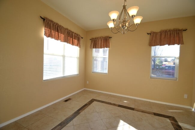 Building Photo - Beautiful 4 Bedroom Home Available Now!