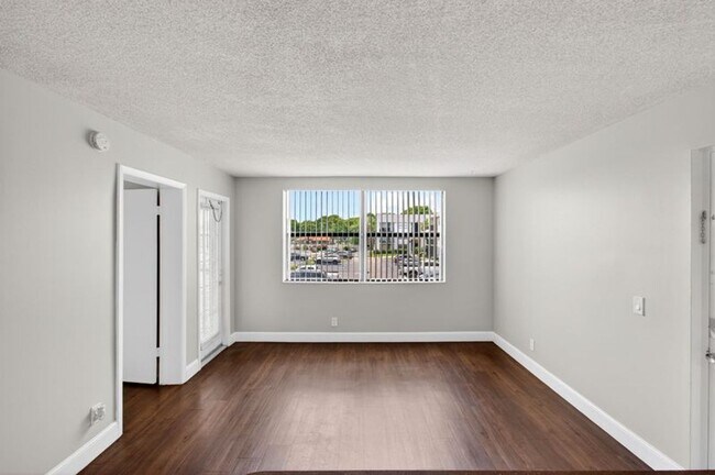 Foto del edificio - Move-In Ready Rental near Tanger Outlets!