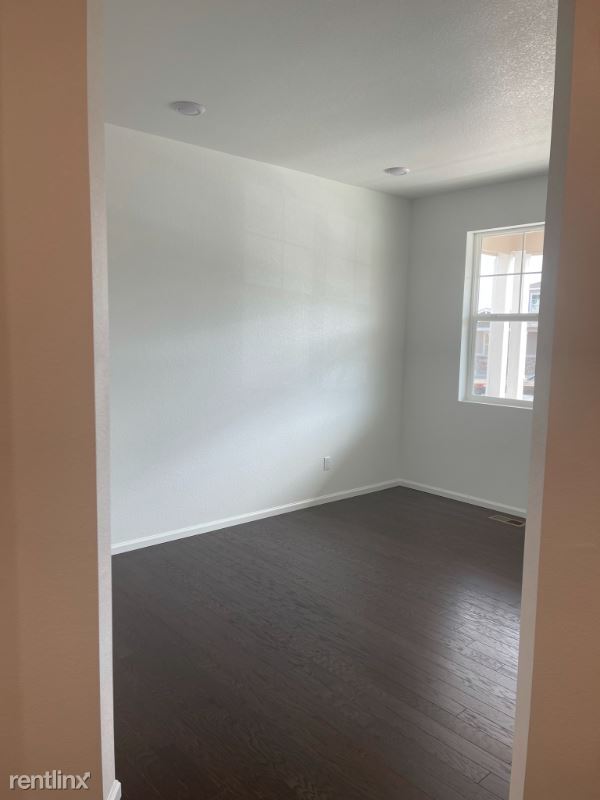 Building Photo - 3 br, 2.5 bath House - 535 Silver Rock Trl
