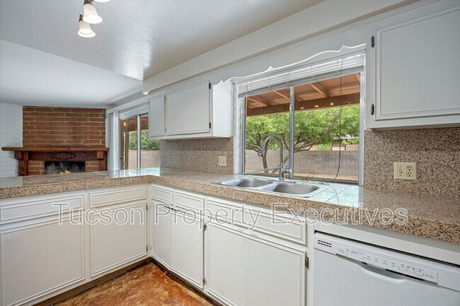 Foto del edificio - 3534 N Palmer Dr