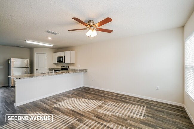 Foto del edificio - 6896 N Sandborn Loop