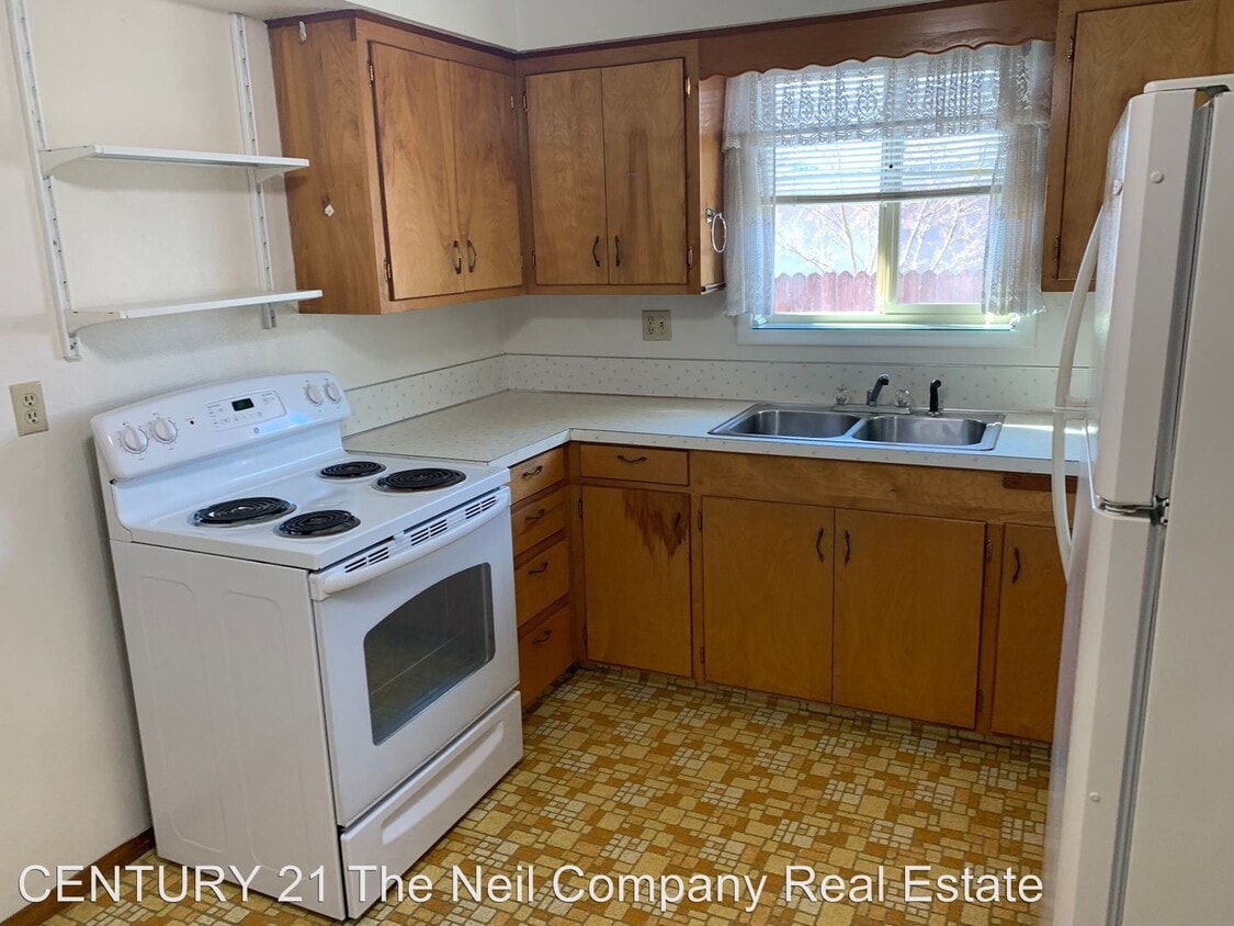 16521652 NW Vale Ct, Roseburg, OR 97471 Room for Rent in Roseburg, OR