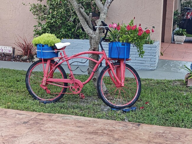 Photo - 2835 Dewey St House