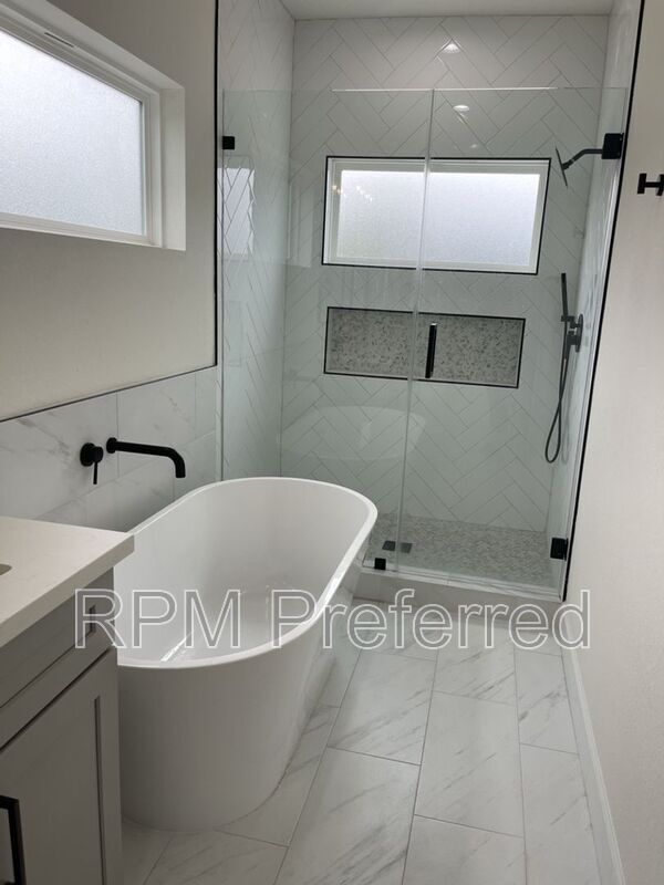 Foto del edificio - 3713 Dreyfus St