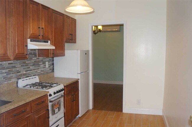 Foto del edificio - 222-62 Braddock Ave