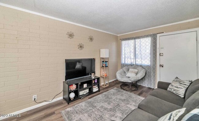 Building Photo - 3121 W Almeria Rd