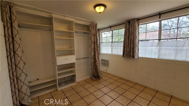 Foto del edificio - 426 N Sunset Ave