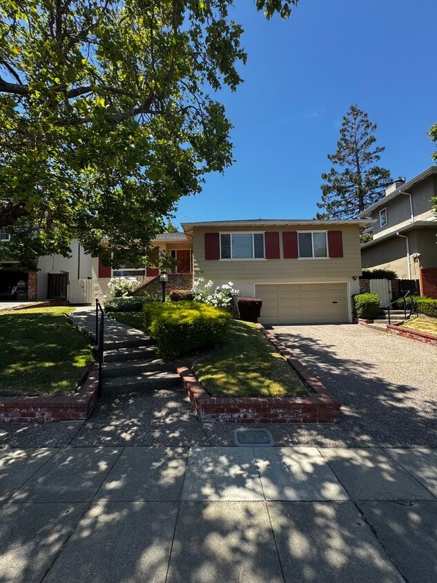 Primary Photo - Charming Home in Coveted Baywood Neighborh...