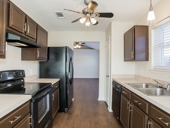 Foto del edificio - 2370 Stagecoach St