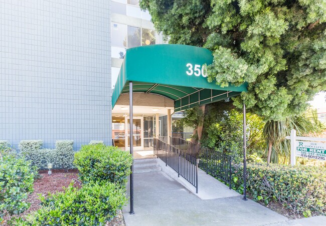Building Photo - 350 Vernon