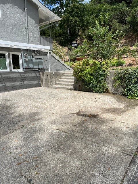 Escaleras de entrada que conducen a esta casa. - 101 Granlee Rd