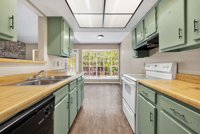 Foto del edificio - 3 bedroom 2 bath in the well sought subdivision of Great Northwest!