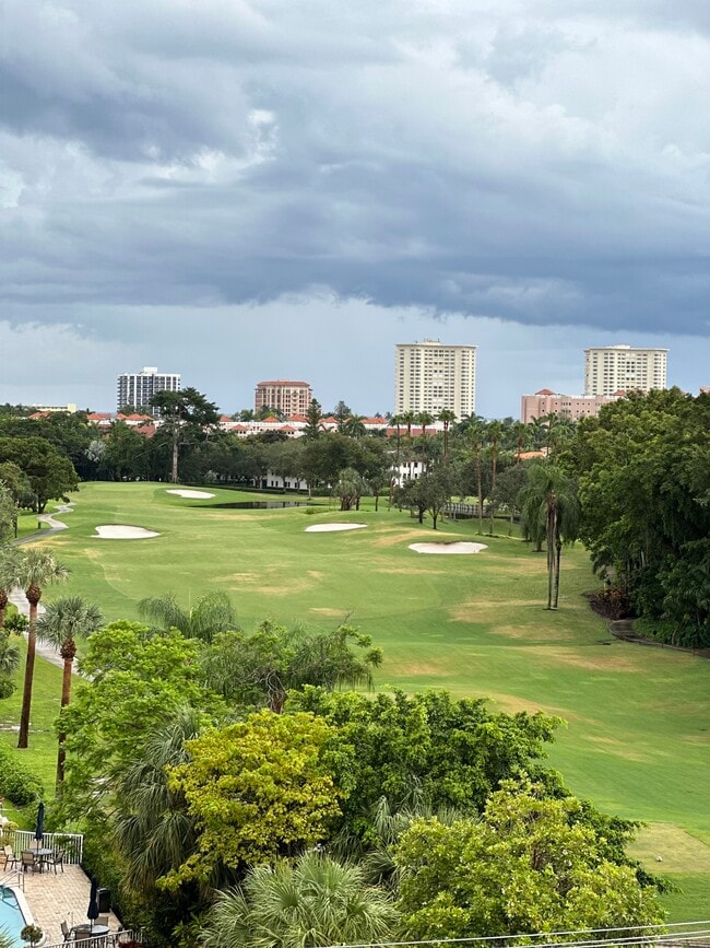 Foto del edificio - 99 SE Mizner Blvd
