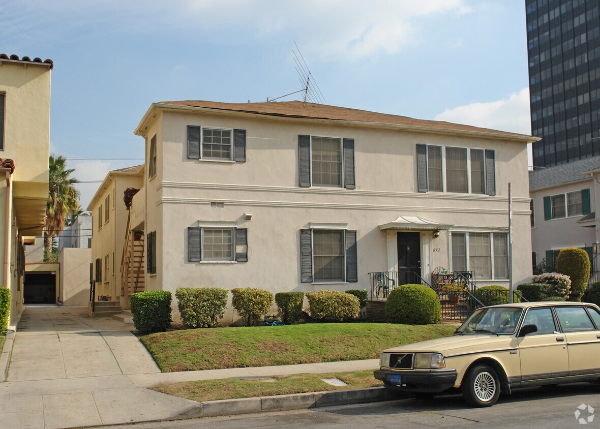 Foto del edificio - 642-644 S Dunsmuir Ave
