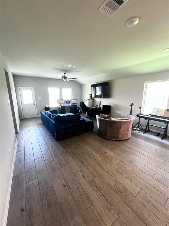 Foto del edificio - 7722 Skiron Ln