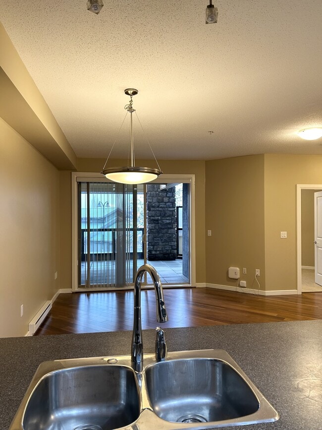 Building Photo - 45585-45585 Keith Wilson Rd