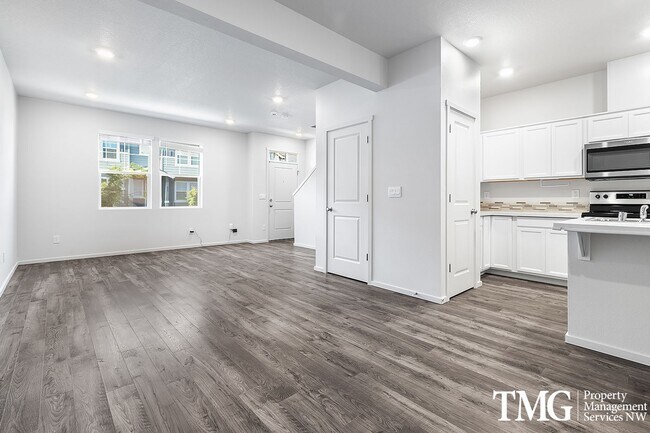 Foto del edificio - 3 Bed 2.5 Bath Townhome in The Hazel Dell ...