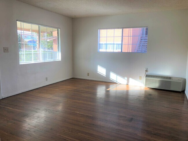 Foto del edificio - 608 N Orange Ave