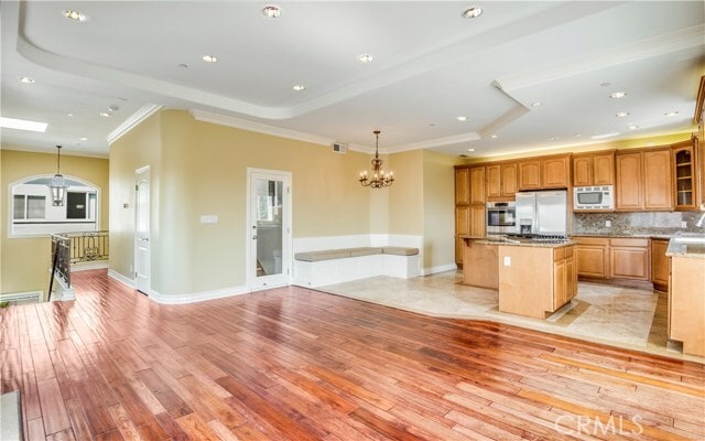 Building Photo - 513 N Juanita Ave