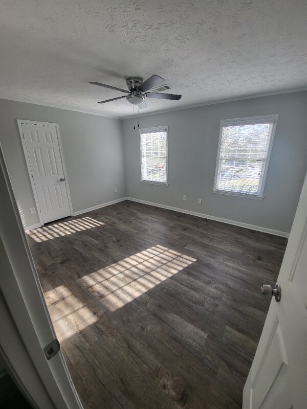 Foto del edificio - 315 Amador Cir NE