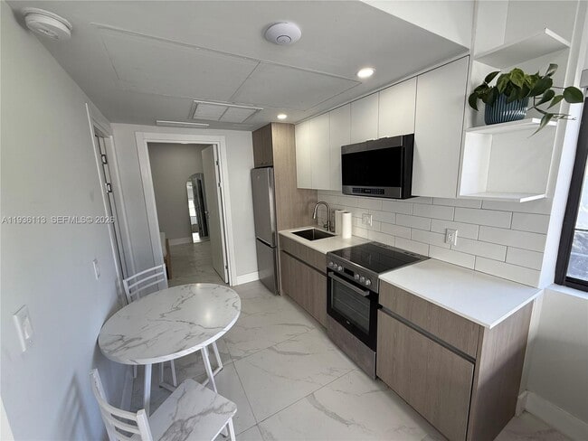 Foto del edificio - 944 Jefferson Ave