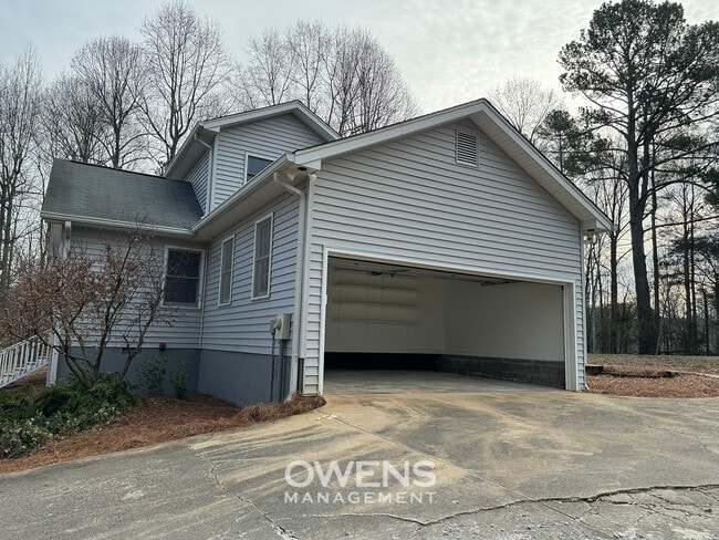 Building Photo - 5982 Dahlonega Hwy