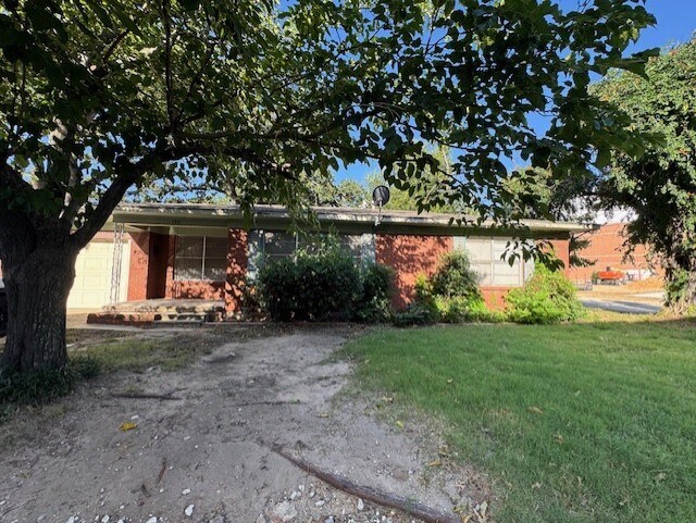 Primary Photo - 190 N St Felix St