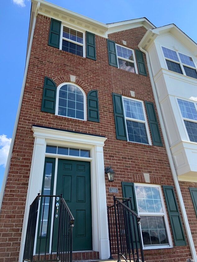 3410 N Golden Gate Dr, Westfield, IN 46074 Townhome Rentals in