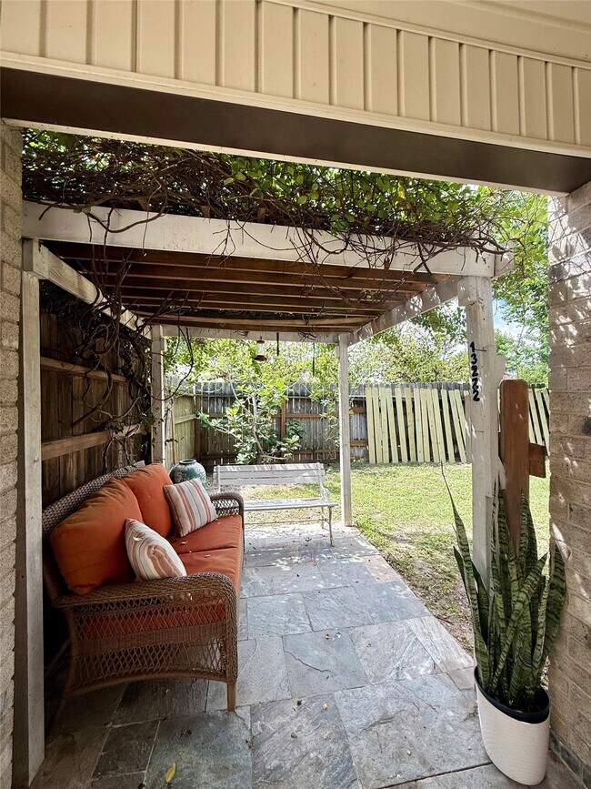 Foto del edificio - 13222 Pebblewalk Cir N