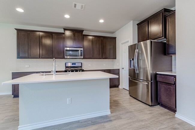 Building Photo - Luxurious Newer Construction 3-Bedroom Hom...