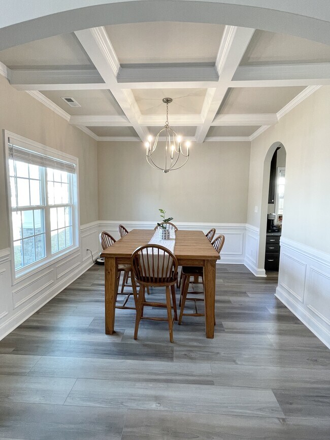 Foto del edificio - 4818 Quiet Pine Rd