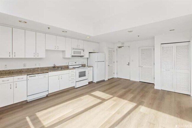 Foto del edificio - Stylish 1BR Condo in Prime Mission Bay Loc...