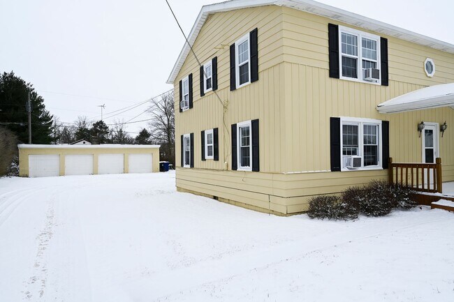 Building Photo - 3325 State Route 39-3