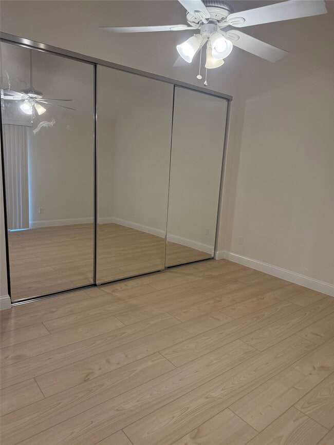 Building Photo - 3207 E Heatherock Cir