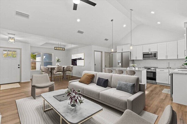Foto del edificio - 359 Spruce Ln