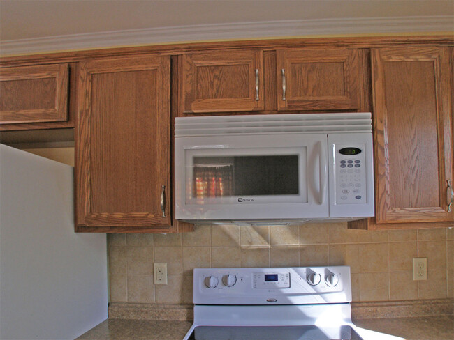 Building Photo - 21 Cohocton Rd