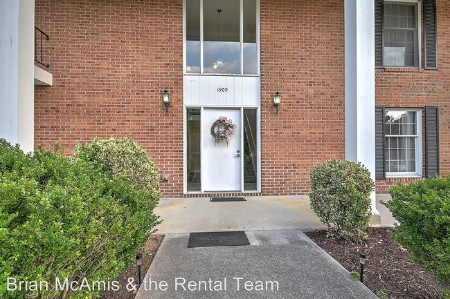 Building Photo - 2 br, 2 bath House - 1900 W. Manor Court #C