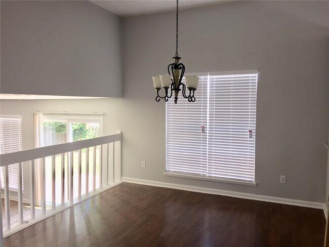 Foto del edificio - 10815 Mortons Cir