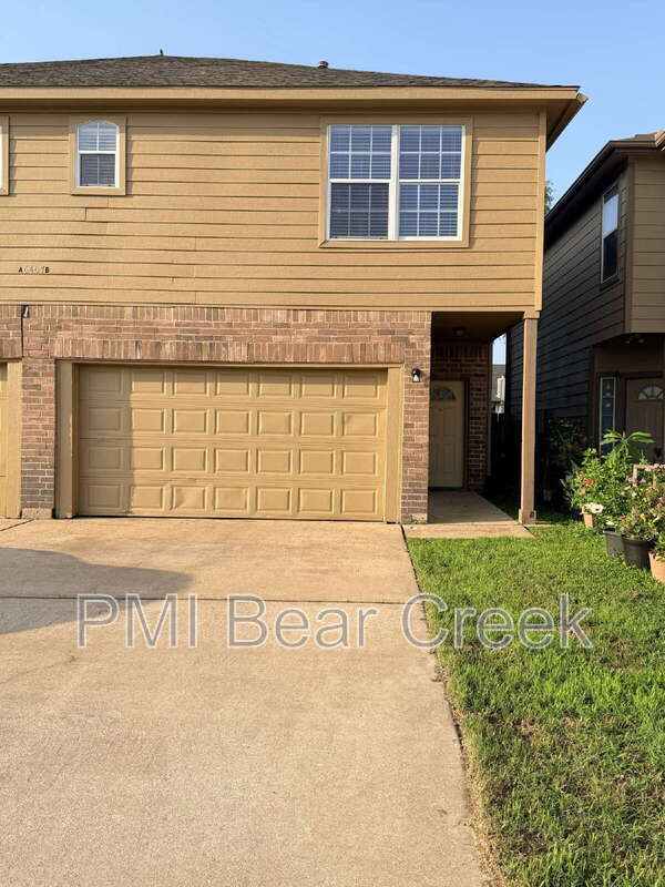 Foto del edificio - 6407 Waldron Dr