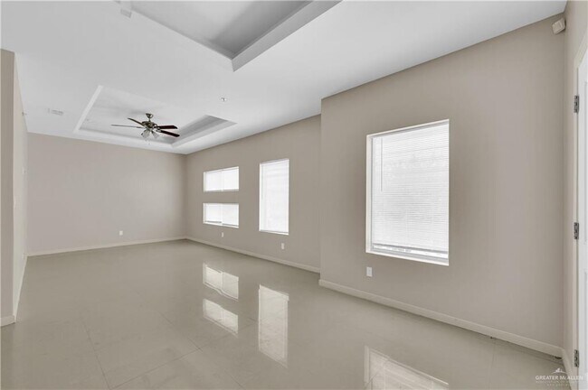 Foto del edificio - 15 S K Center St