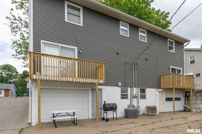 Foto del edificio - SW 424/426 30th Ave duplex